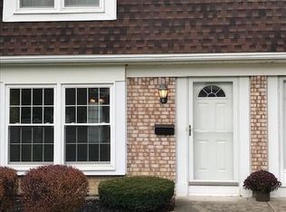 105 Carriage Dr APT 6, Orchard Park, NY 14127