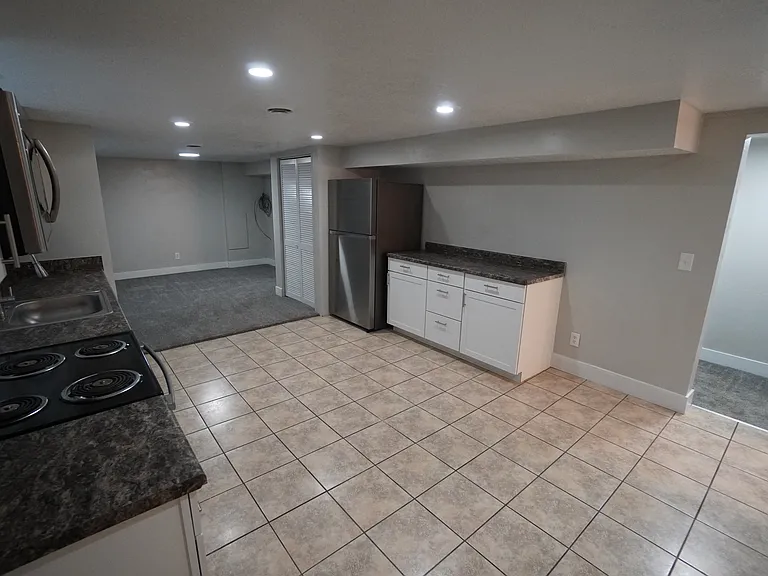3 bed, 1.0 bath, 1212 sqft, $1,150 — Photo 5
