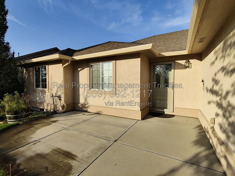 2667 Torrey Pines Way