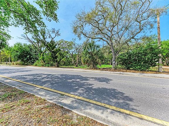 4th image of 820 S Beneva Rd