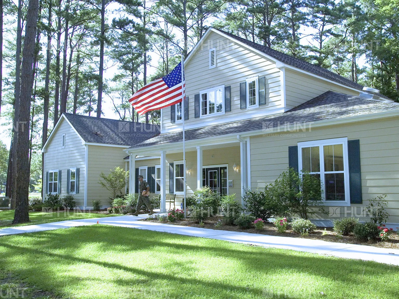 3 bed, 2.5 bath, 1635 sqft, $2,050 — Photo 3