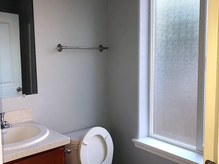 2203 NE Davis St — Photo 11