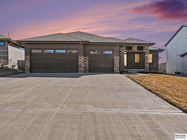 9001 N 169th St, Bennington, NE 68007