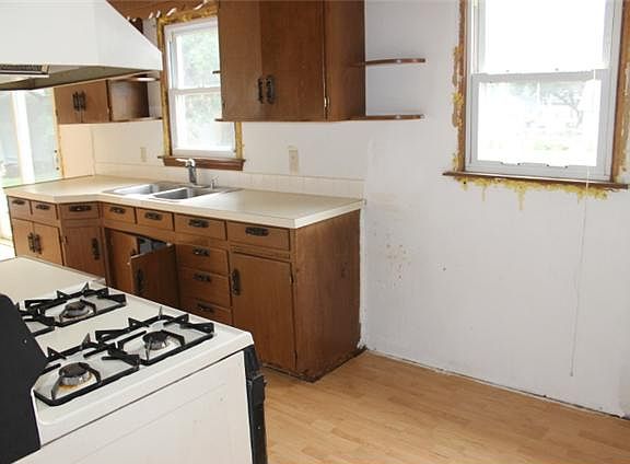 5th image of 5980 NW 54th Ct