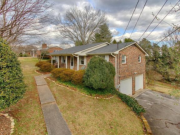 2nd image of 9108 Carlton Cir