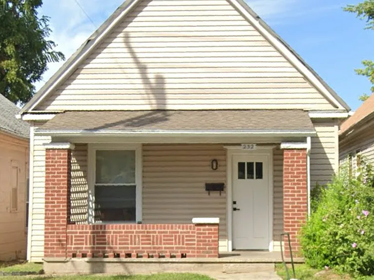 232 N 6th St — Photo 1