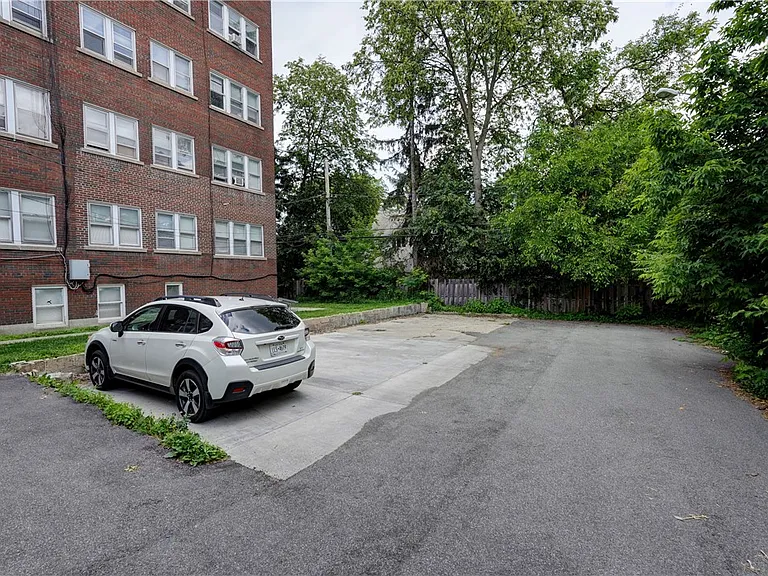 1226 Park Ave — Photo 2