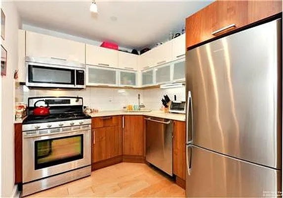 Rented by Avenue Sotheby's International Realty | media 9