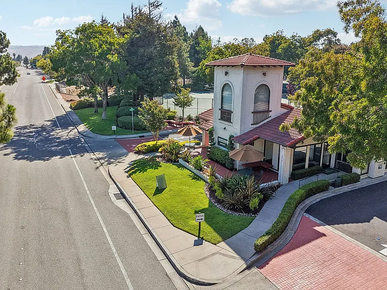 Ardenwood Forest Rental Condos — Photo 6