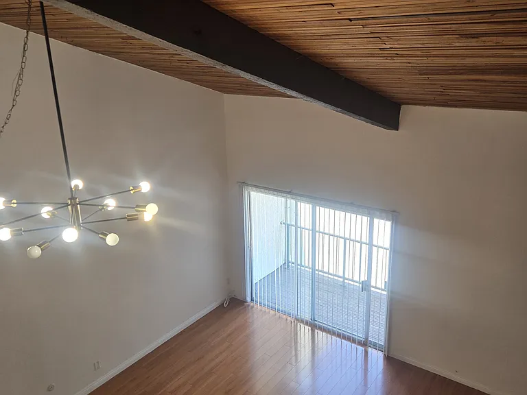 5460 White Oak Ave #G312 — Photo 8