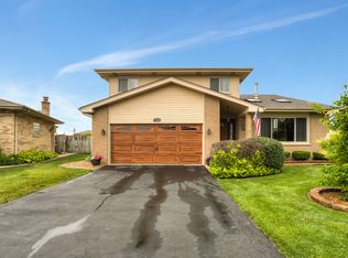 7240 Heather Trl, Justice, IL 60458