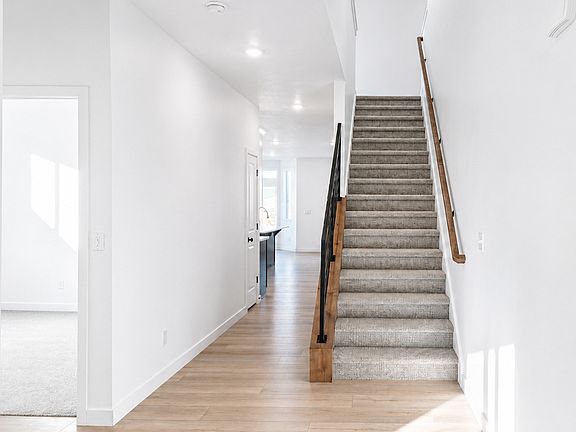 5th image of 1004 W Paramount Cv S #315