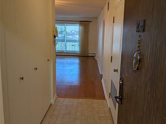 3rd image of 3520 Hillsdale St #505