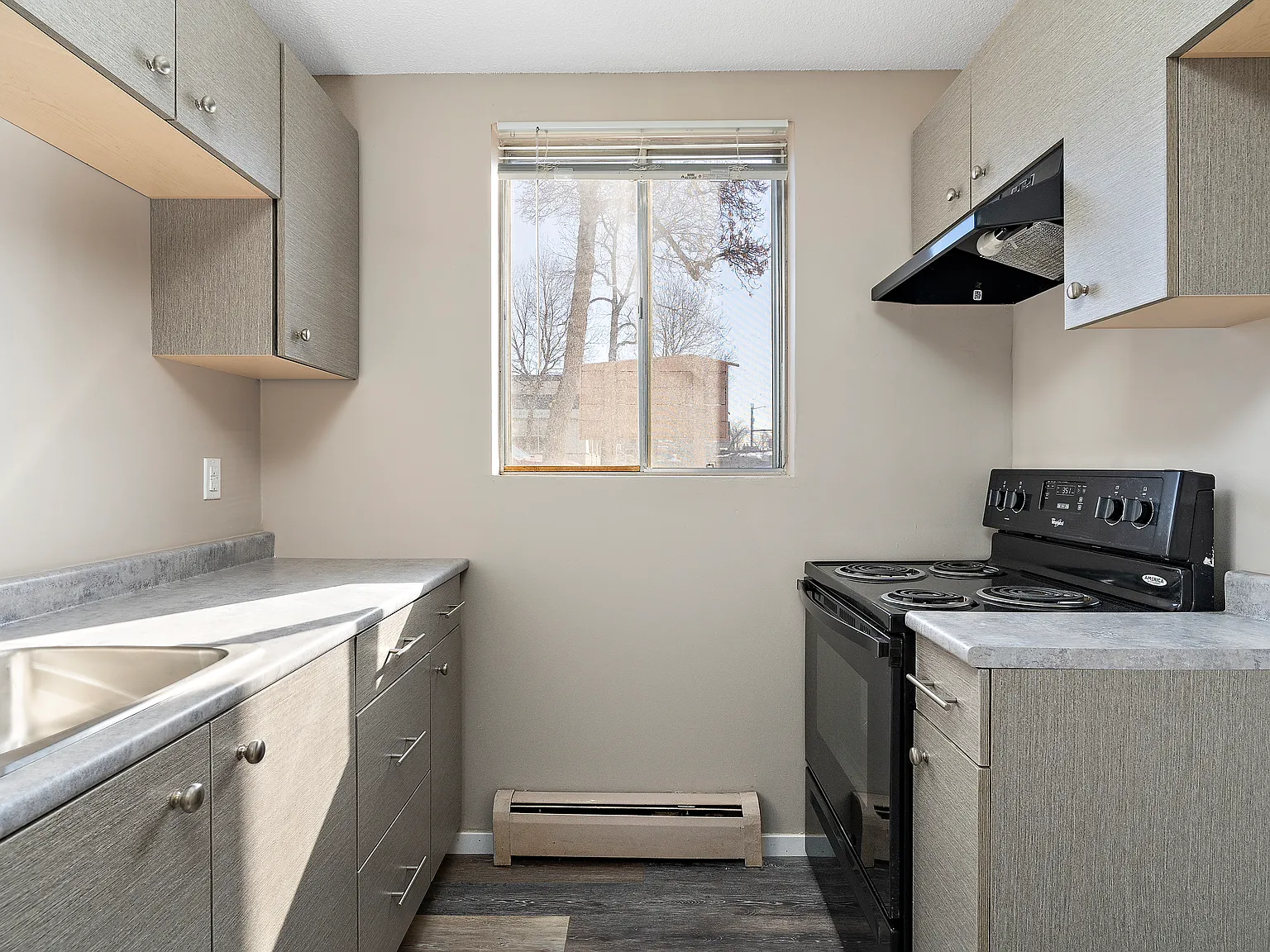 Beacon Arms Limited Time Free Early Move-In! — Photo 2