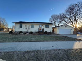 106 E Wilson St, New London, IA 52645