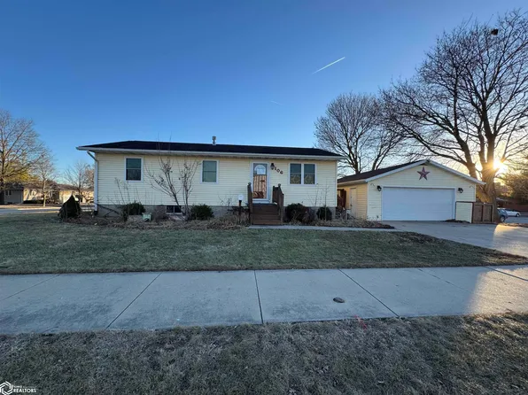 106 E Wilson St, New London, IA 52645