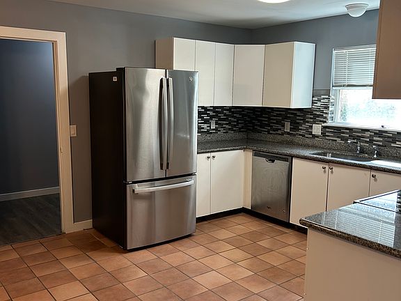 2nd image of 16018 Bear Hill Dr