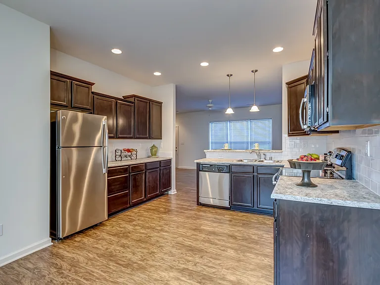 The Townhomes at Glasford Square — Photo 5