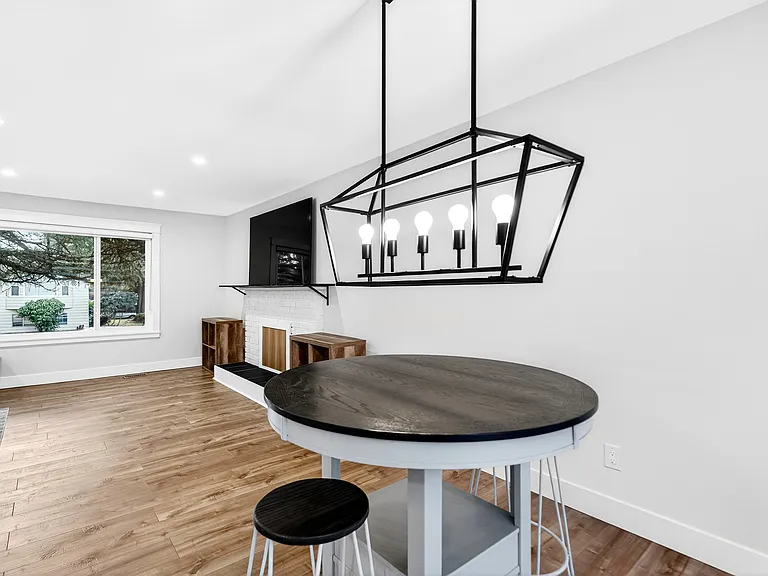 21099 Berry Ave — Photo 12