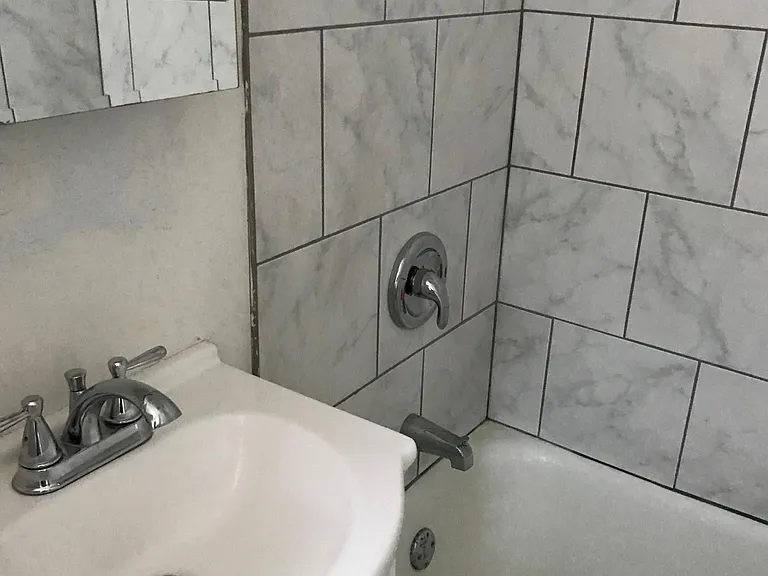 2551 Indianola Ave #1 — Photo 11