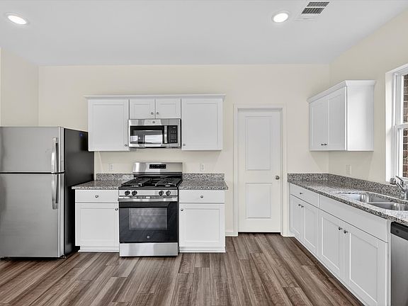 5th image of 1301 Elliott Rd