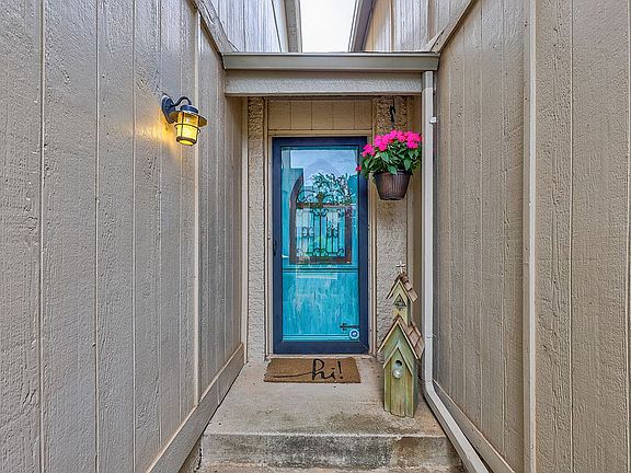 2nd image of 5825 Hefner Village Cir
