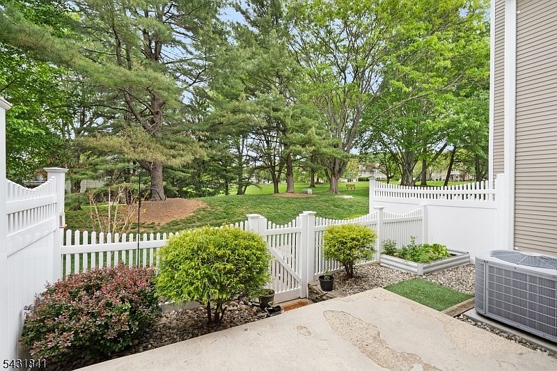 1st image of 33 Crestmont Road