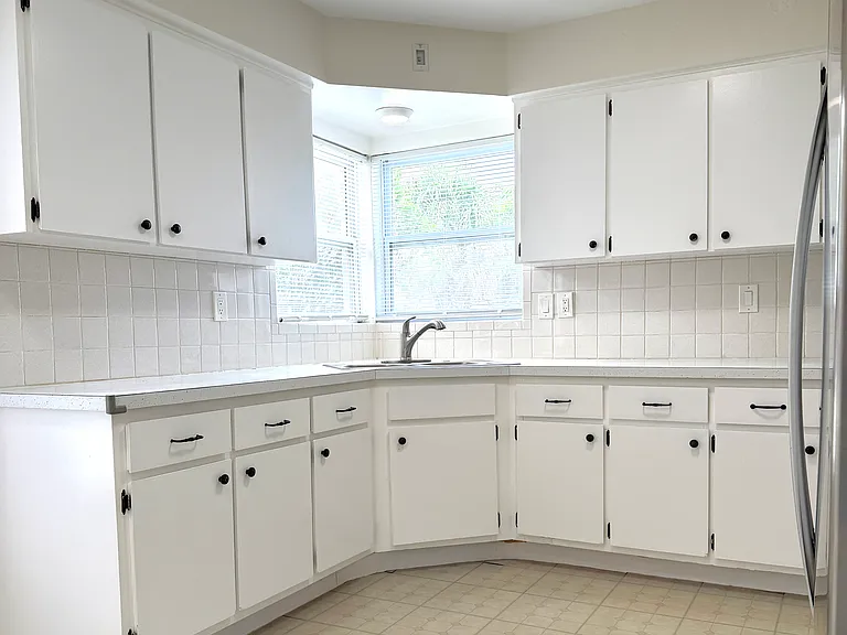 208 Plumosa Dr — Photo 4