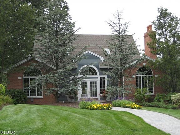 4th image of 903 Somerset Ct