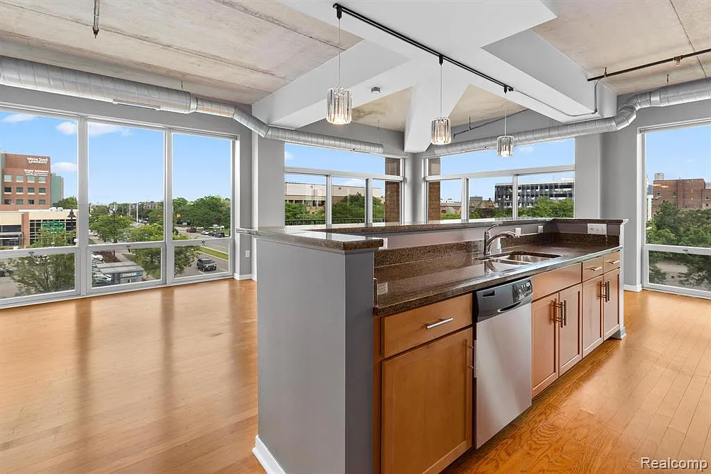 3670 Woodward Ave — Photo 3