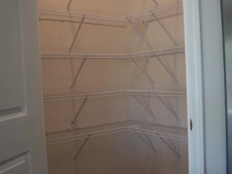 670 Hollyrose Cir — Photo 10