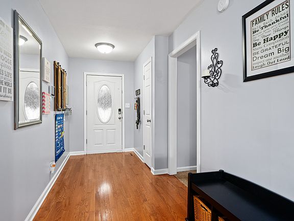 4th image of 3916 Gaine Dr