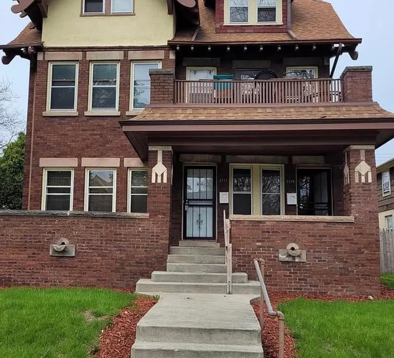 2219 N Sherman Blvd — Photo 1