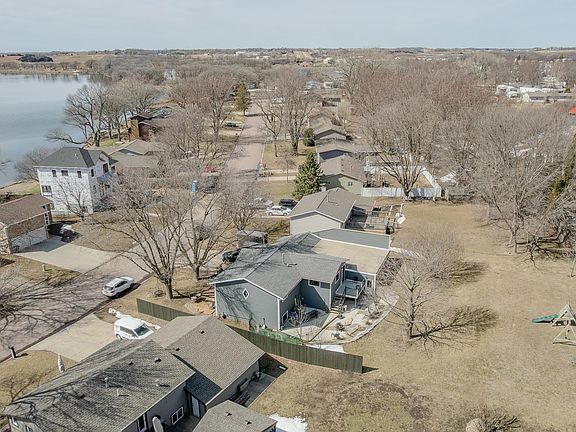 2nd image of 2731 Center Lake Dr