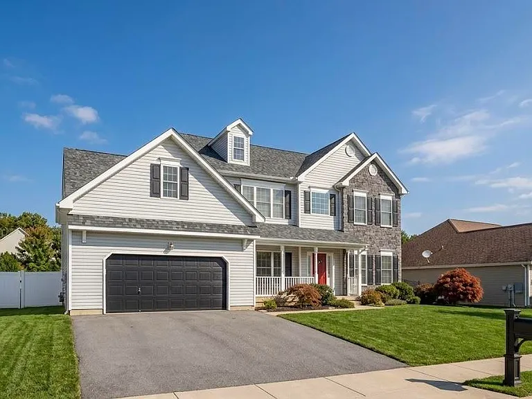 2160 Eagles Landing Dr — Photo 3