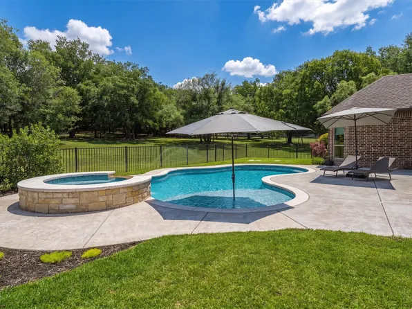 10512 Estancia Ct, Fort Worth, TX 76108