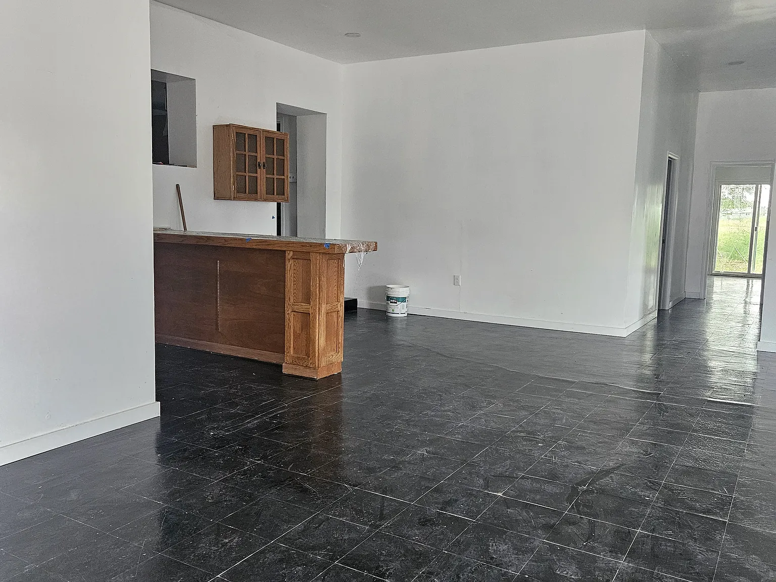 3 bed, 2600 sqft, $2,600 — Photo 3
