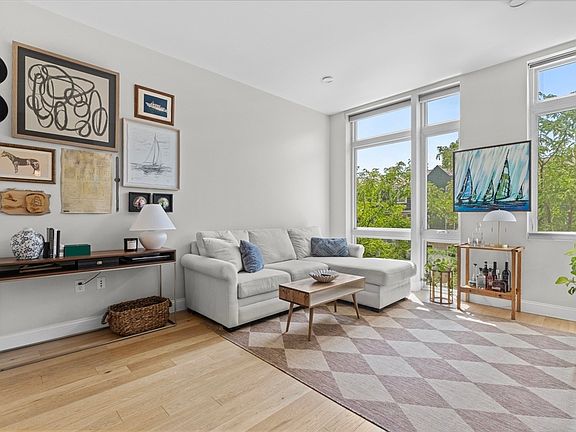 2nd image of 170 W Broadway #203
