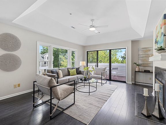 3rd image of 1001 Brighthurst Dr Unit 306