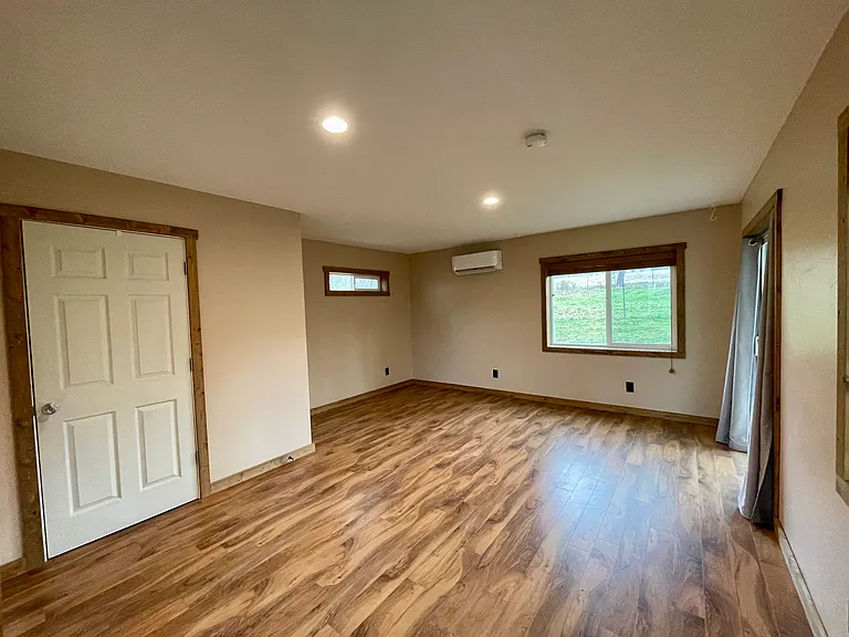 425 Holmstead Rd — Photo 8