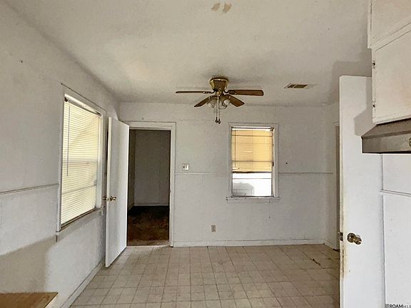 3rd image of 6839 Merrydale Ave