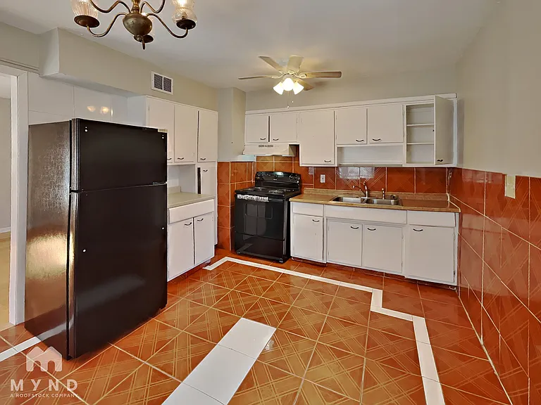 730 Hill St #D — Photo 3