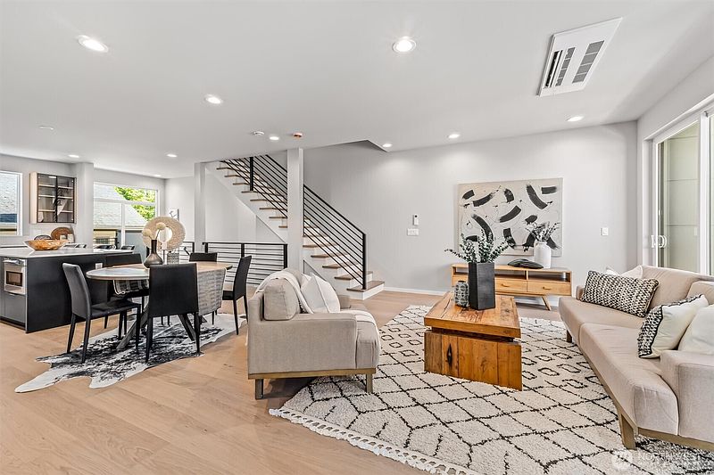 5th image of 4460 Midvale Avenue N