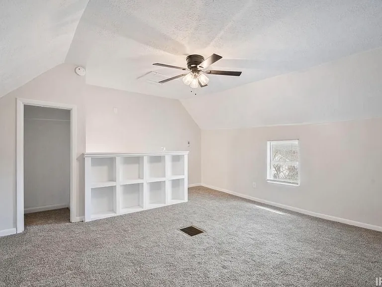 1810 N Market St — Photo 10