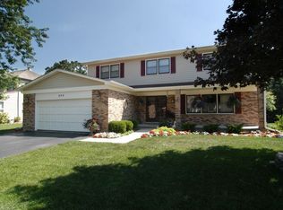 609 Cortland Dr, Lake Zurich, IL 60047