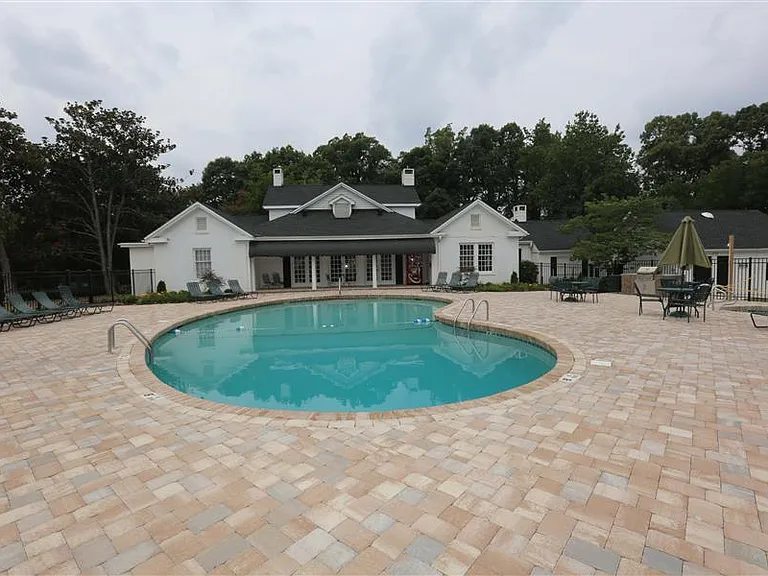 Stoneledge Plantation Apartments — Photo 23