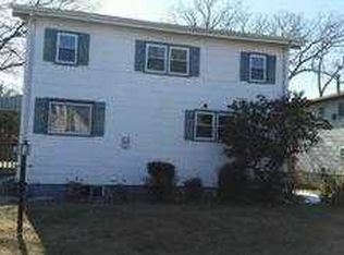32 Lucerne Dr, West Babylon, NY 11704
