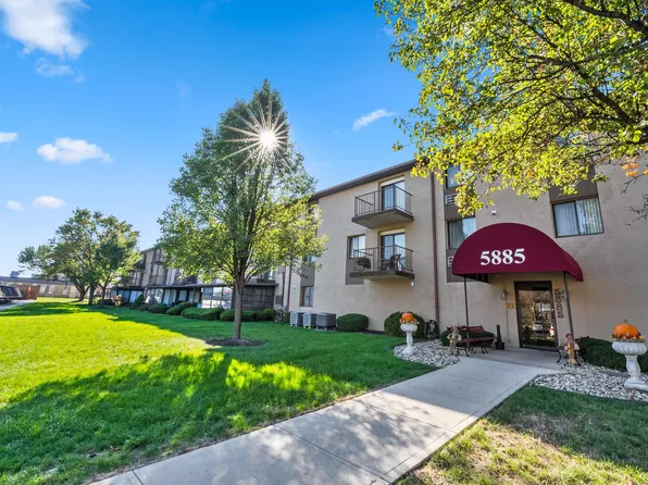 5885 Beechcroft Rd APT 108, Columbus, OH 43229
