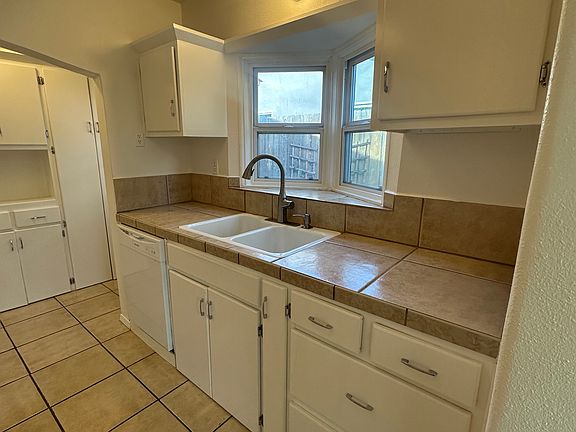 3rd image of 553 E Michigan Ave