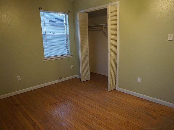 3rd image of 2708 Live Oak Dr